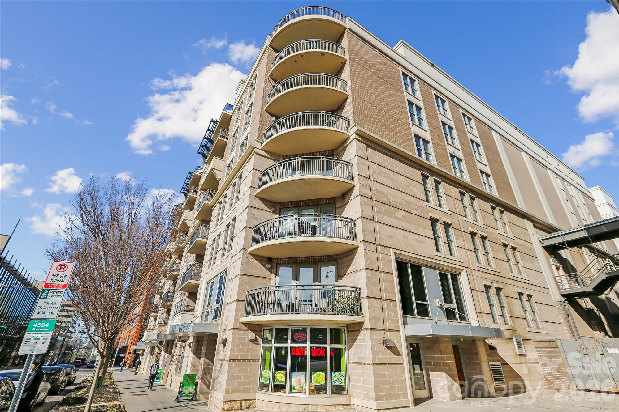 718 W Trade Street 302