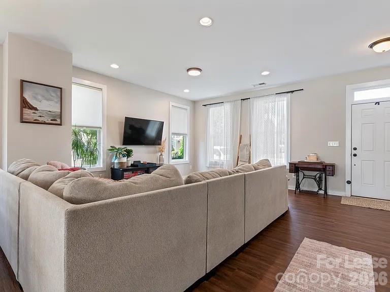 133 Capital Avenue E