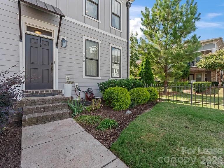 133 Capital Avenue E