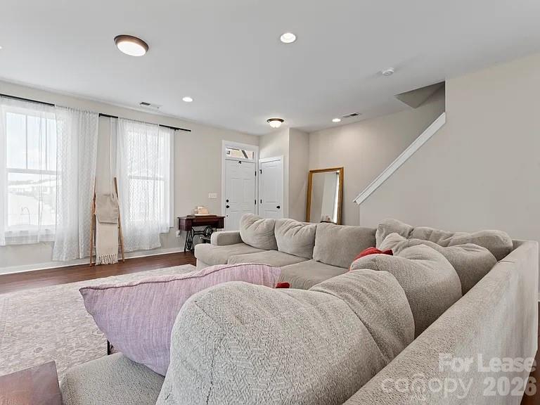 133 Capital Avenue E