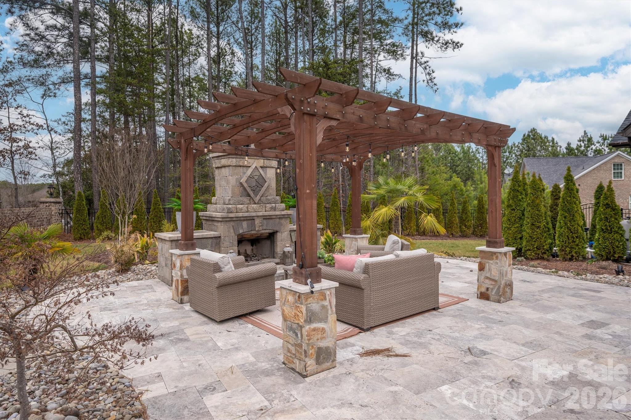 Norman Pointe - Residential