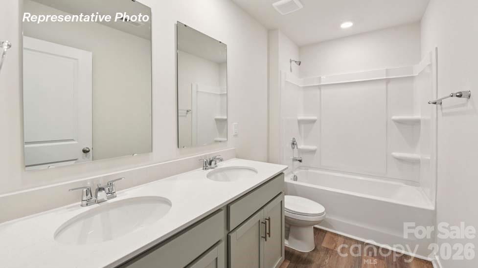The Hamptons at Hickory - Residential