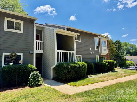Photo of 3100 Heathstead Place, Charlotte, NC 28210 (MLS # 4382237)