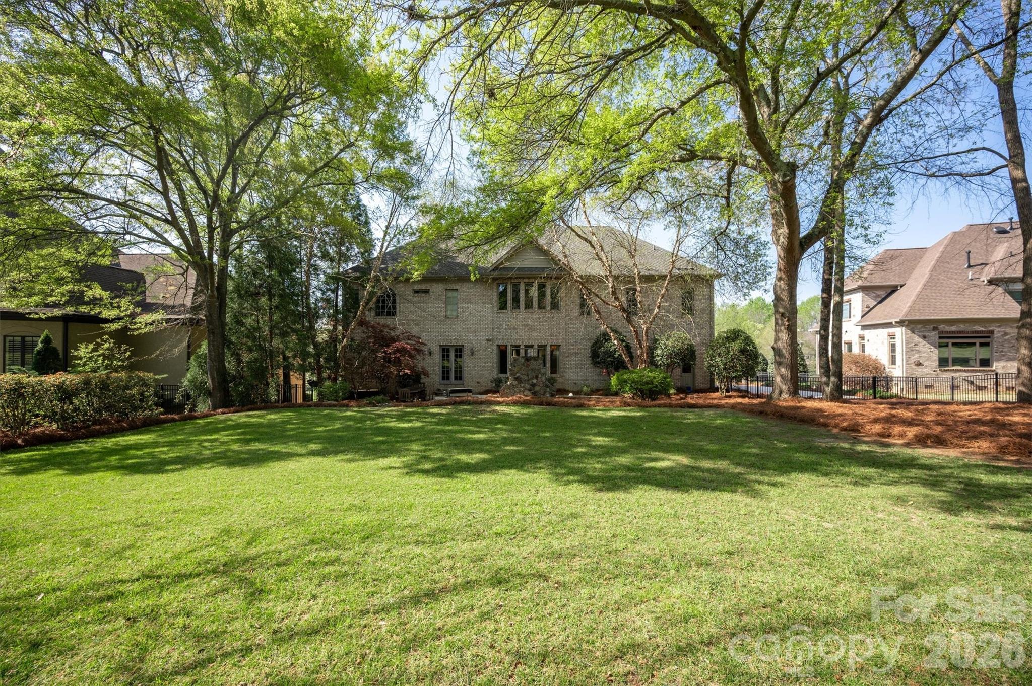 1629 Lookout Circle