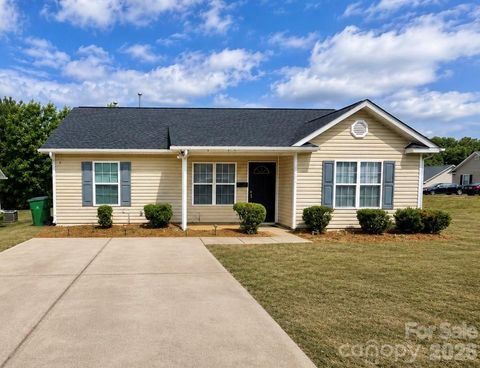 Photo of 4604 Palm Breeze Lane, Charlotte, NC 28208 (MLS # 4399810)