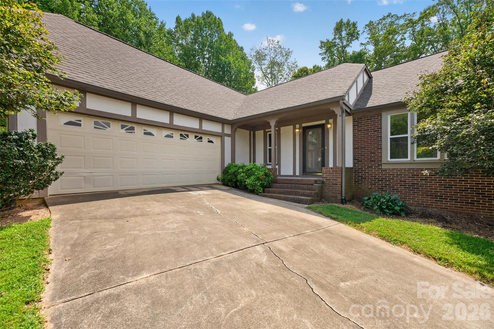 2923 Dogwood Drive