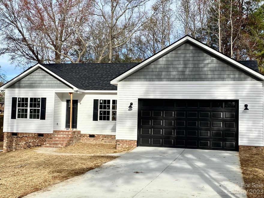 NO HOA FEES. Gorgeous New Construction Home! You will be greeted by a spacious open floor plan that welcomes you.  This 4-bedroom home will offer charming design elements.  Beautiful kitchen with large island, granite countertops, stainless steel appliances, refrigerator, white shaker cabinets.
Stunning primary suite offers stand-alone soaking tub, stand-alone shower, gorgeous tile in shower, double vanity sinks, massive walk-in closet, granite countertop. Laundry room will include shelves for your convenience.  Large living area. Elegant crown molding. Ceiling fans will be in living areas and bedrooms.  Luxury vinyl tile.  Carpet in bedrooms.  Hall bathroom tub-shower combo, granite countertop.  
Deck will be on the back waiting for your grill and entertaining. 
Depending on construction stage, you might have the chance to select interior paint color and fixtures. 
Proximity to tennis court, golf course, stores, and restaurants. Access to I-20 and I-77.