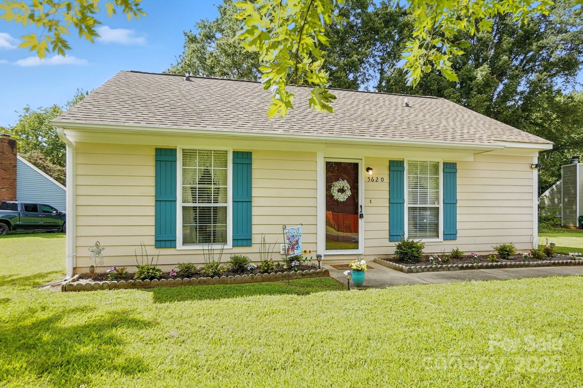 5620 Carved Oak Circle