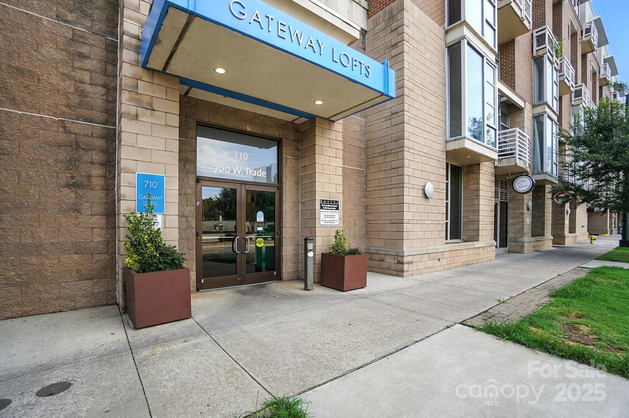 718 W Trade Street
