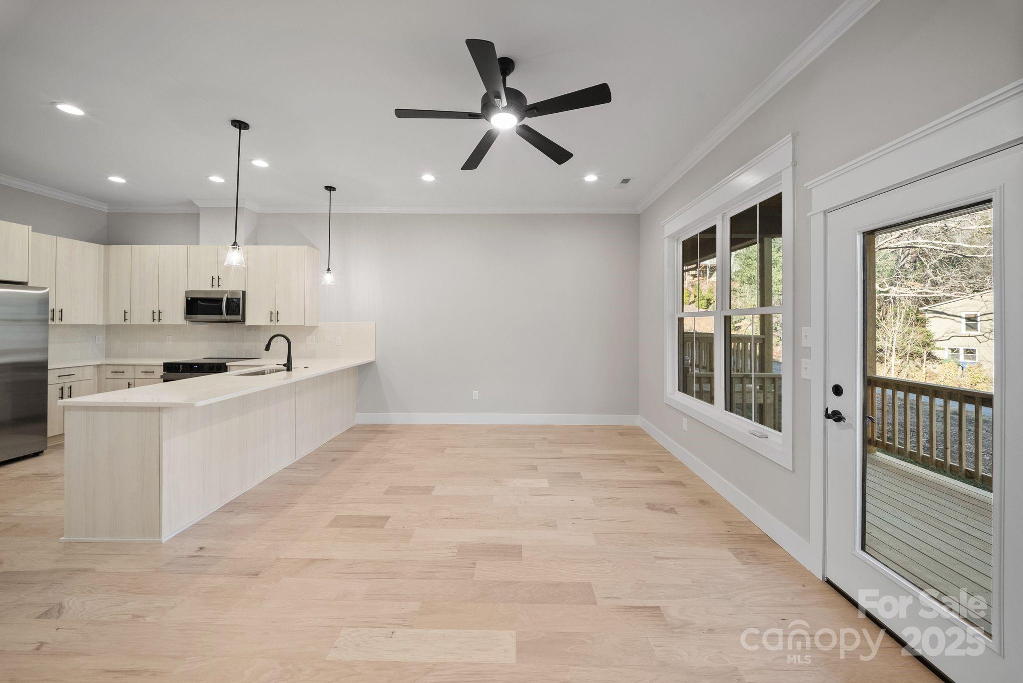 Villas at Pinecroft - Residential