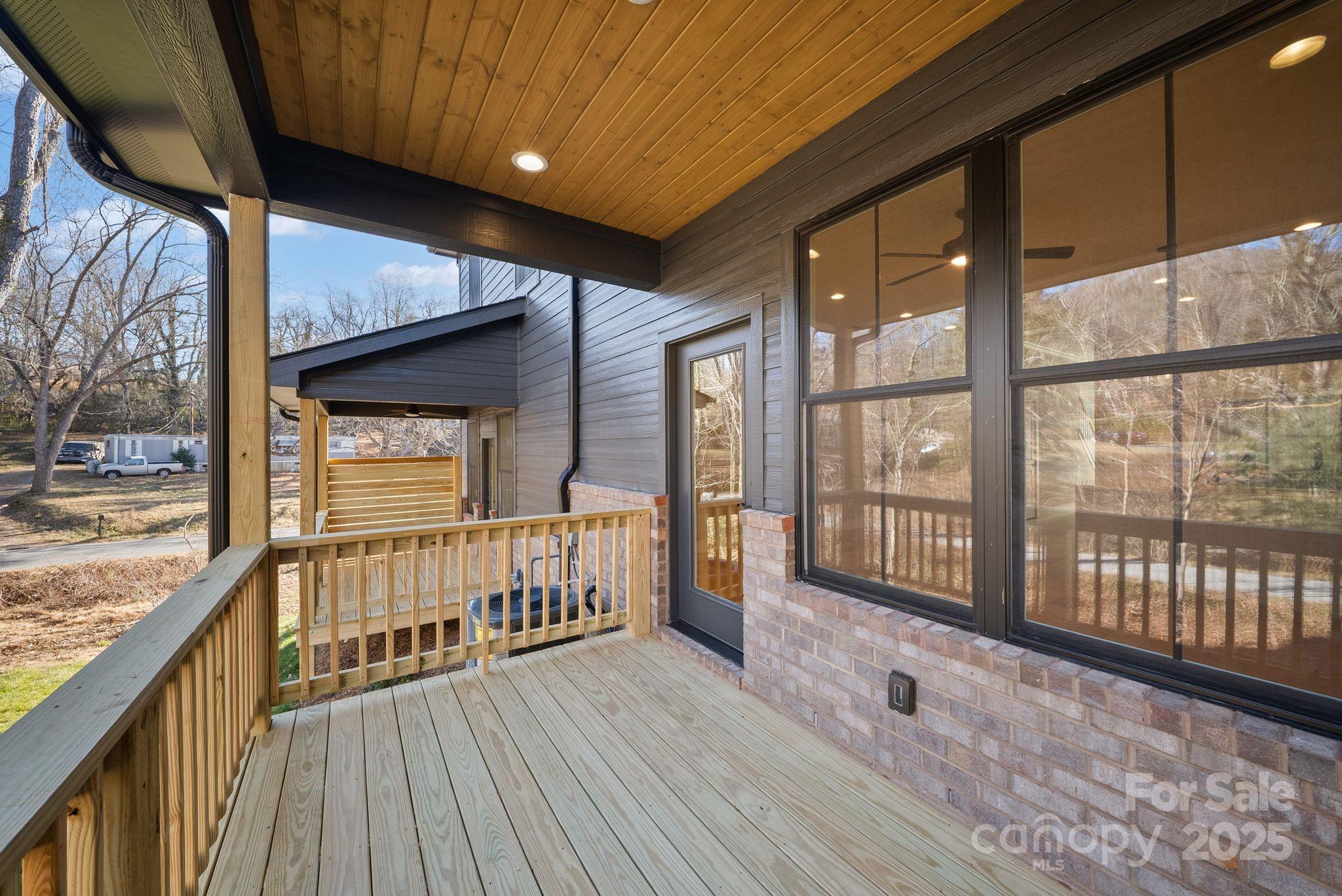 Villas at Pinecroft - Residential