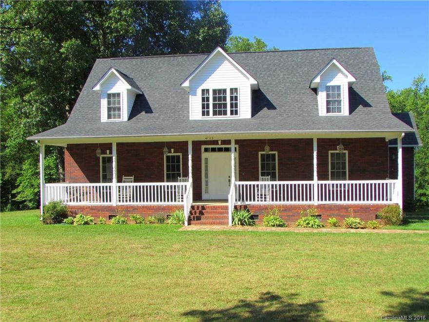 Escape to your country retreat in this beautiful brick home settled on 6 acres. Home features a grand entrance into your living room, remarkable sun room w/lots of sunlight, large kitchen w/lots of cabinets, master features his/hers closet and whirlpool, spacious bedrooms and loft overlooking the living room. Outside features detached garage/workshop, a creek and somewhere you can let your imagination take control. Don’t miss out on this one!