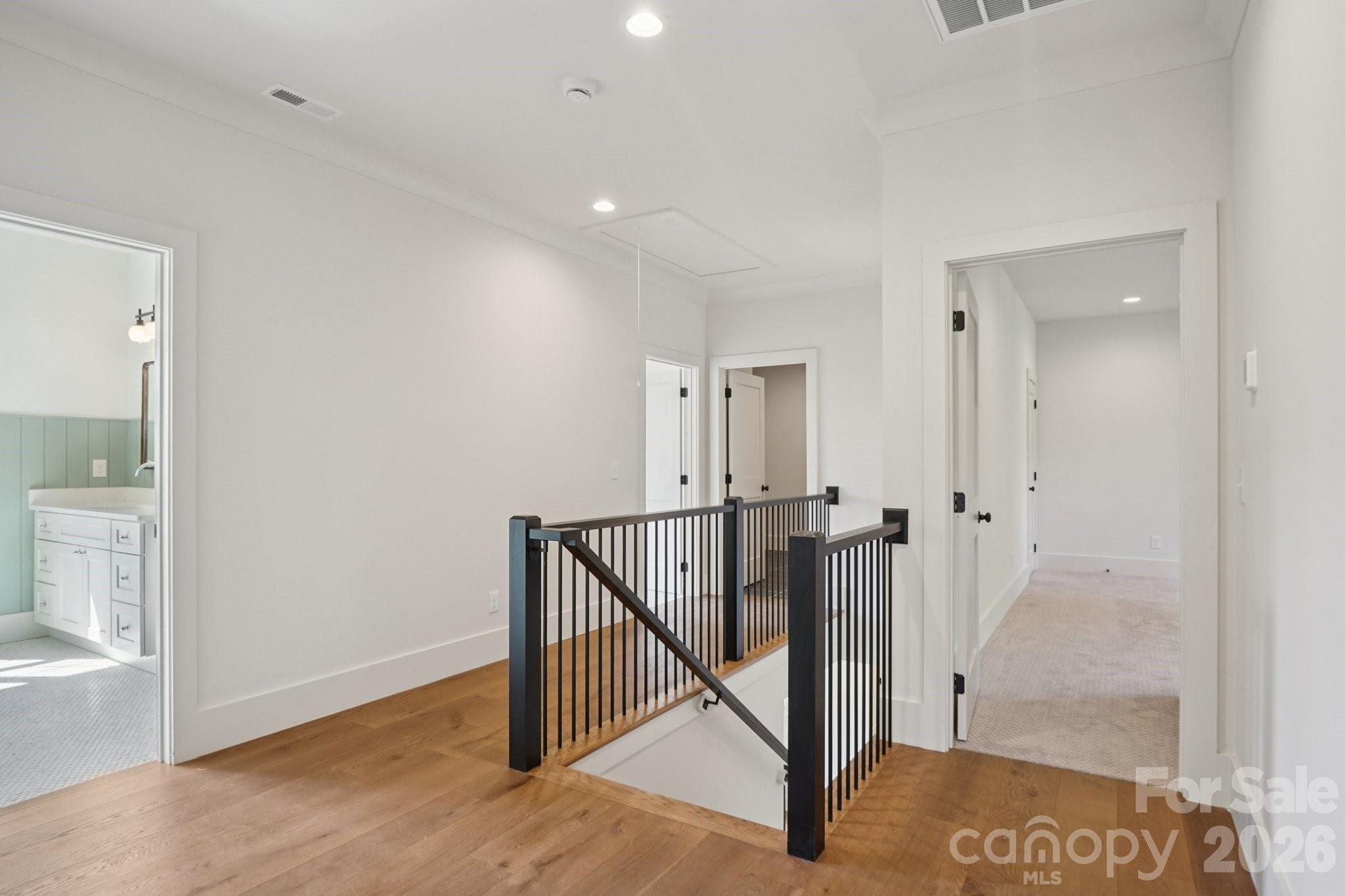 Hollins Grove - Residential