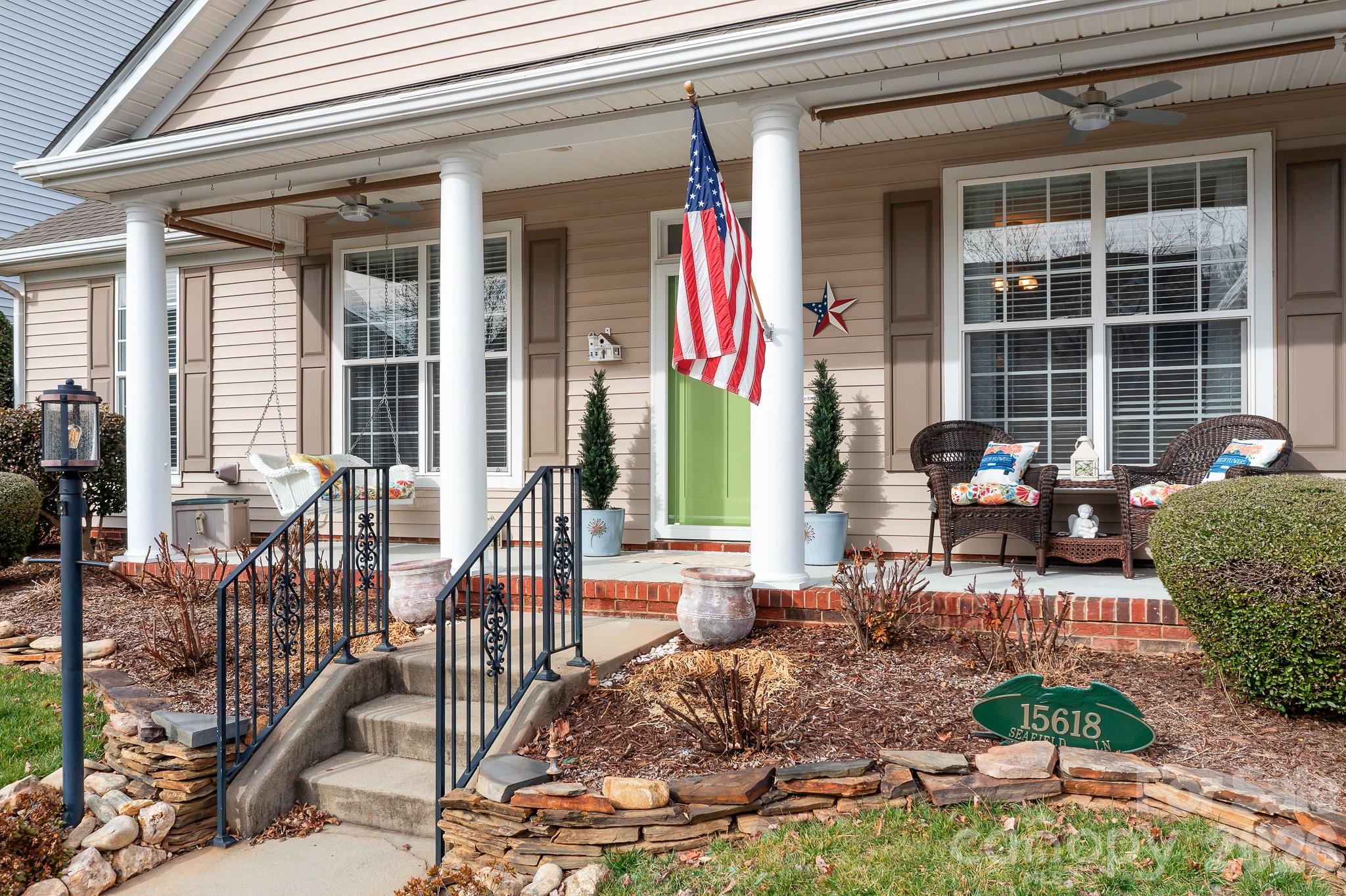 15618 Seafield Lane