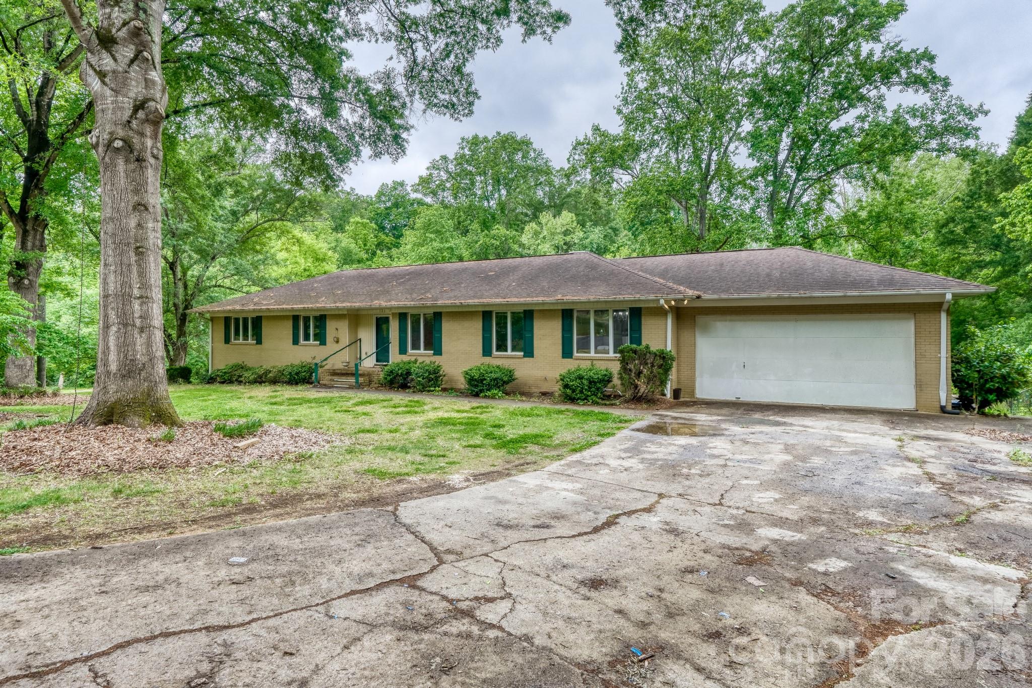 121 Edgerly Court