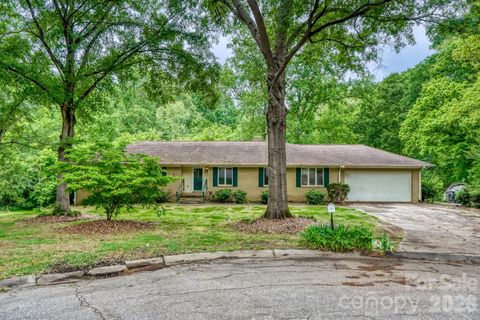 Photo of 121 Edgerly Court, Charlotte, NC 28214 (MLS # 4377351)