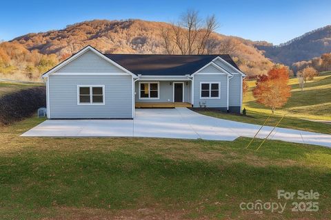 12 Gracie Rose Street Clyde NC 28785