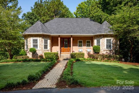 Photo of 3595 Lake Bluff Drive, Sherrills Ford, NC 28673 (MLS # 4274554)