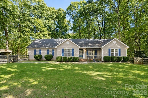 Photo of 8610 Lochinvar Drive, Charlotte, NC 28227 (MLS # 4436249)