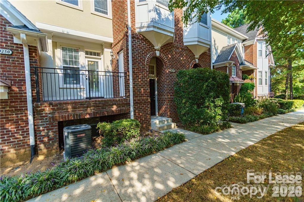 14254 Richmond Park Avenue