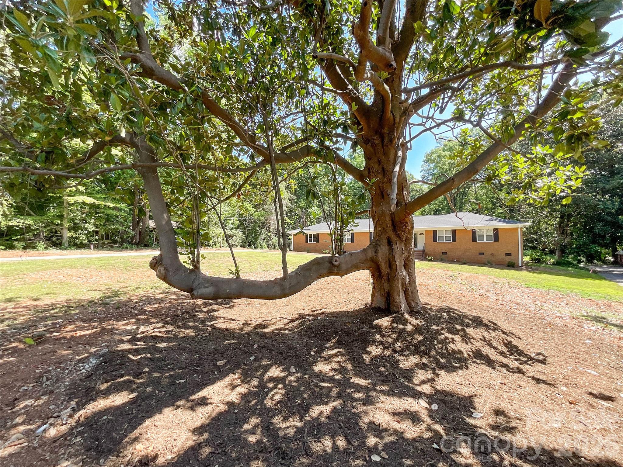 6728 Lakeside Drive