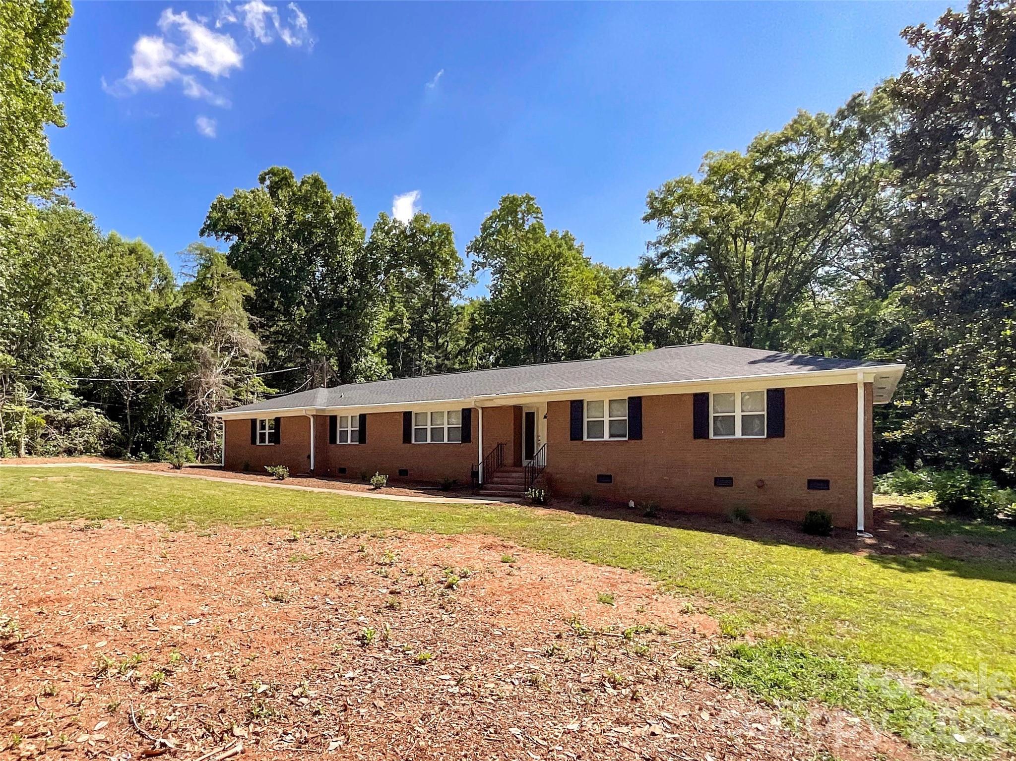 6728 Lakeside Drive