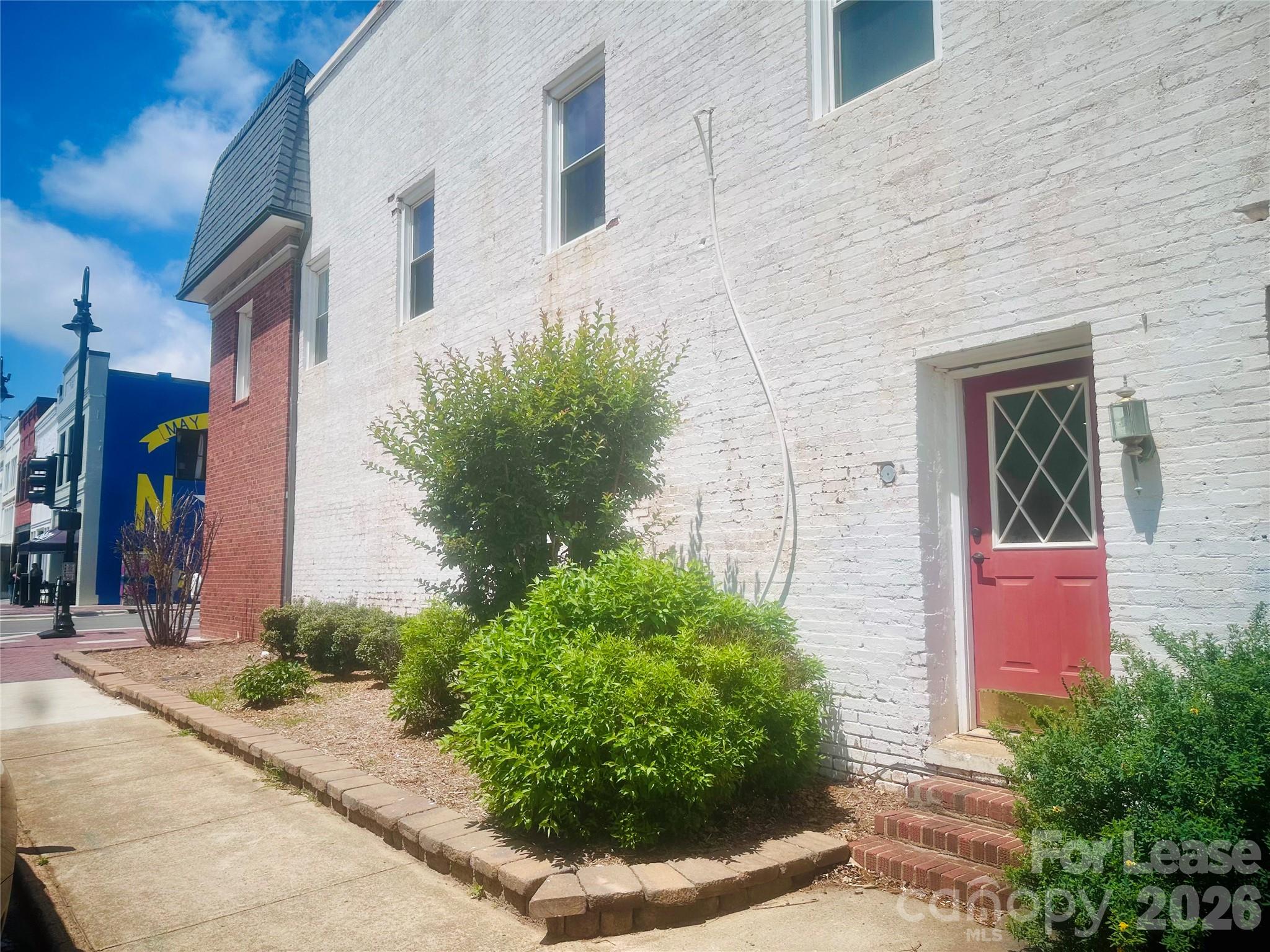 103 N College Avenue