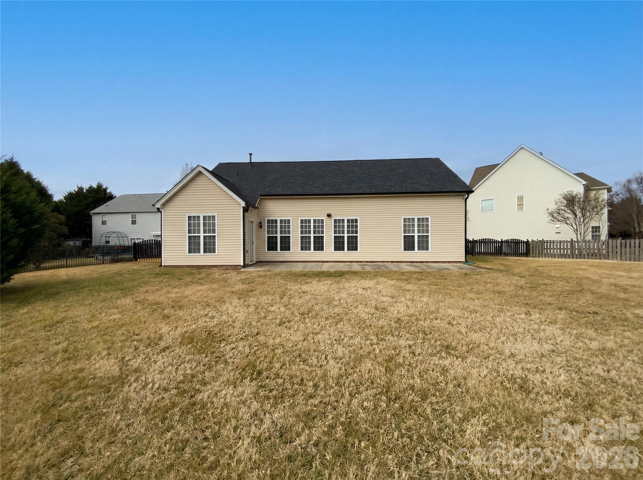 1640 Apple Tree Place NW