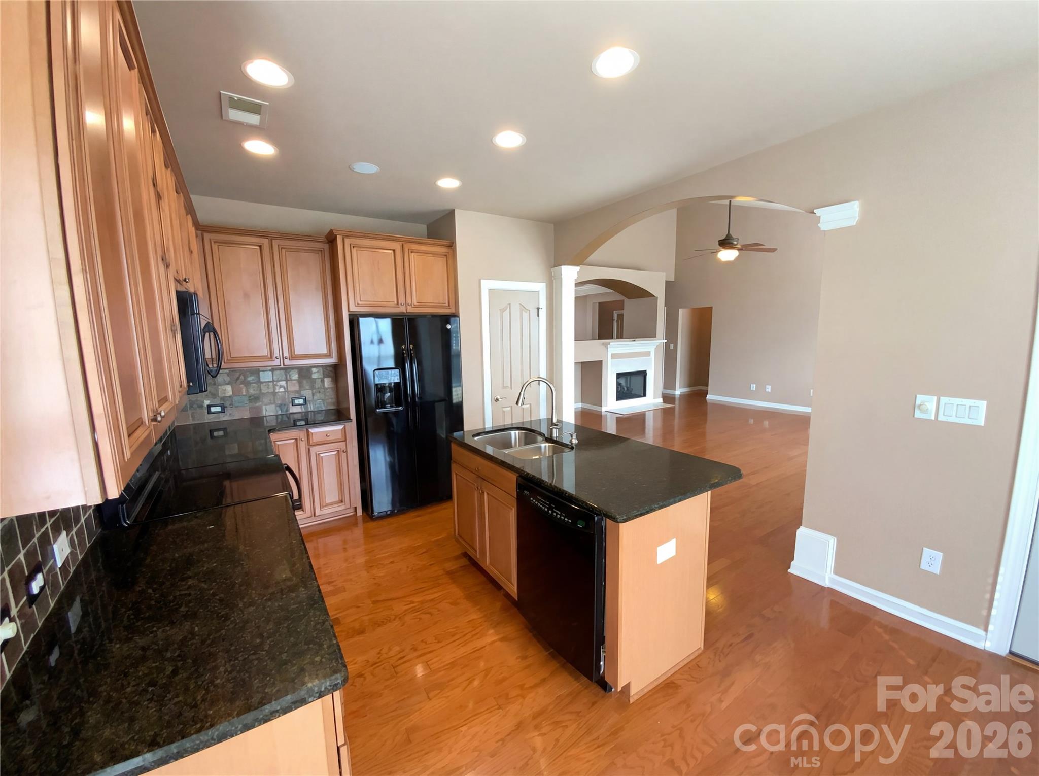 1640 Apple Tree Place NW