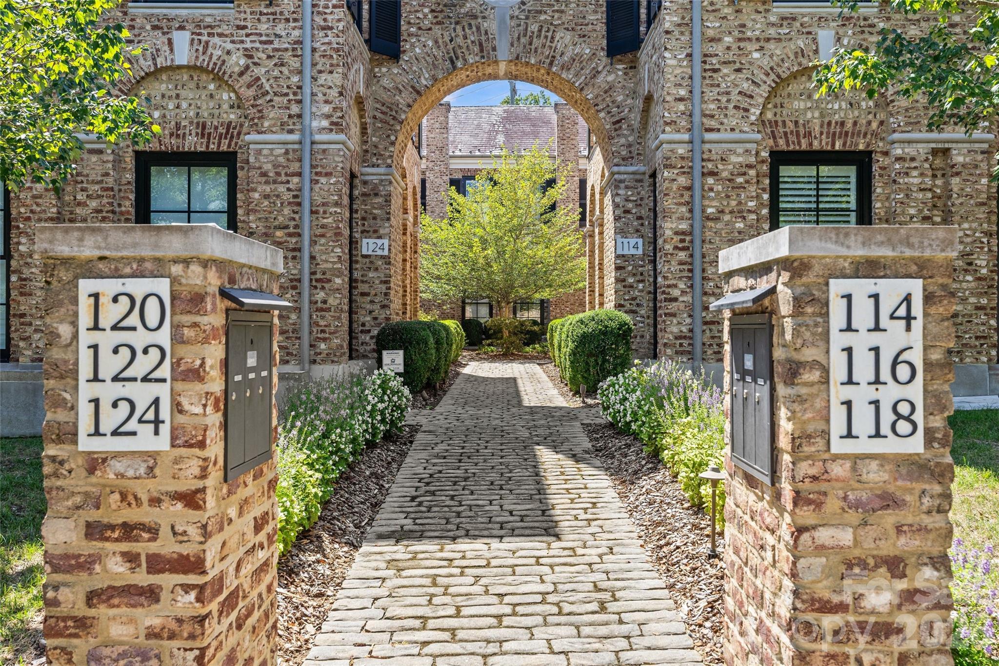 122 Cottage Place