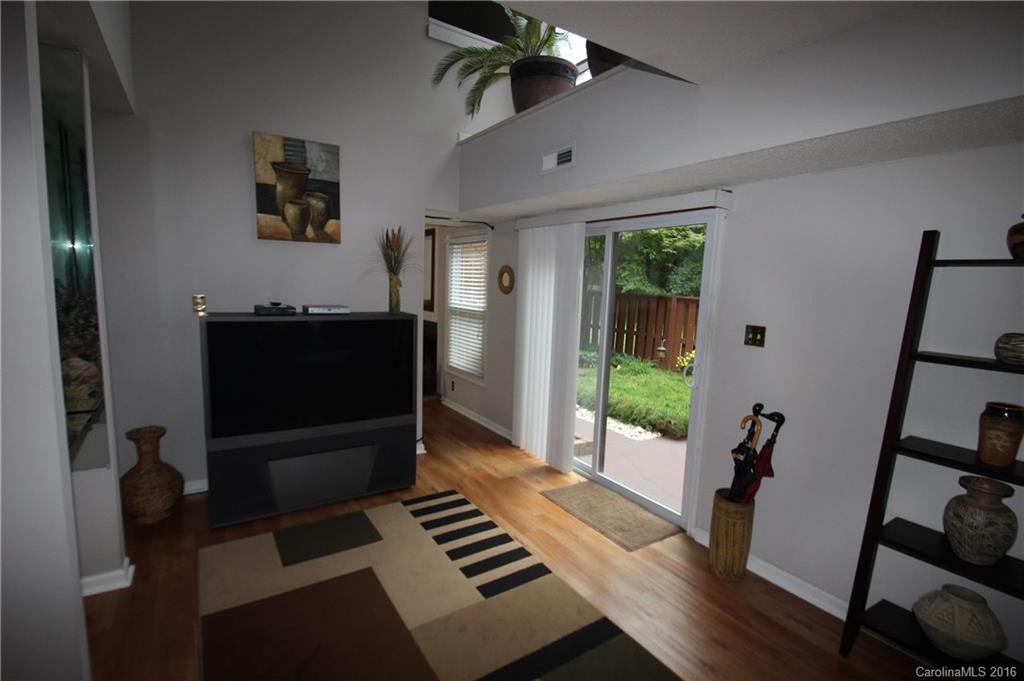 Four Seasons - Residential