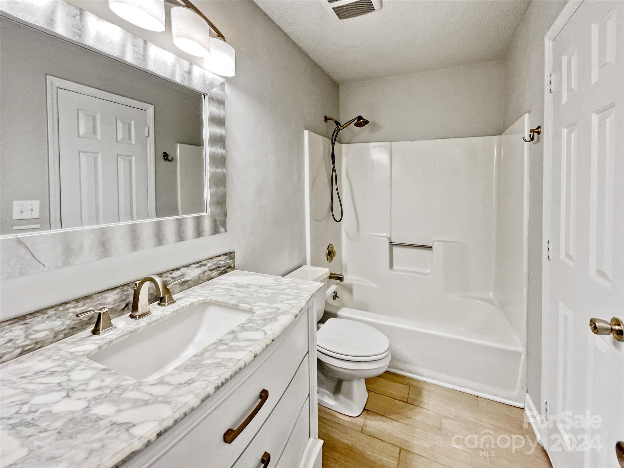 Tega Cay - Residential