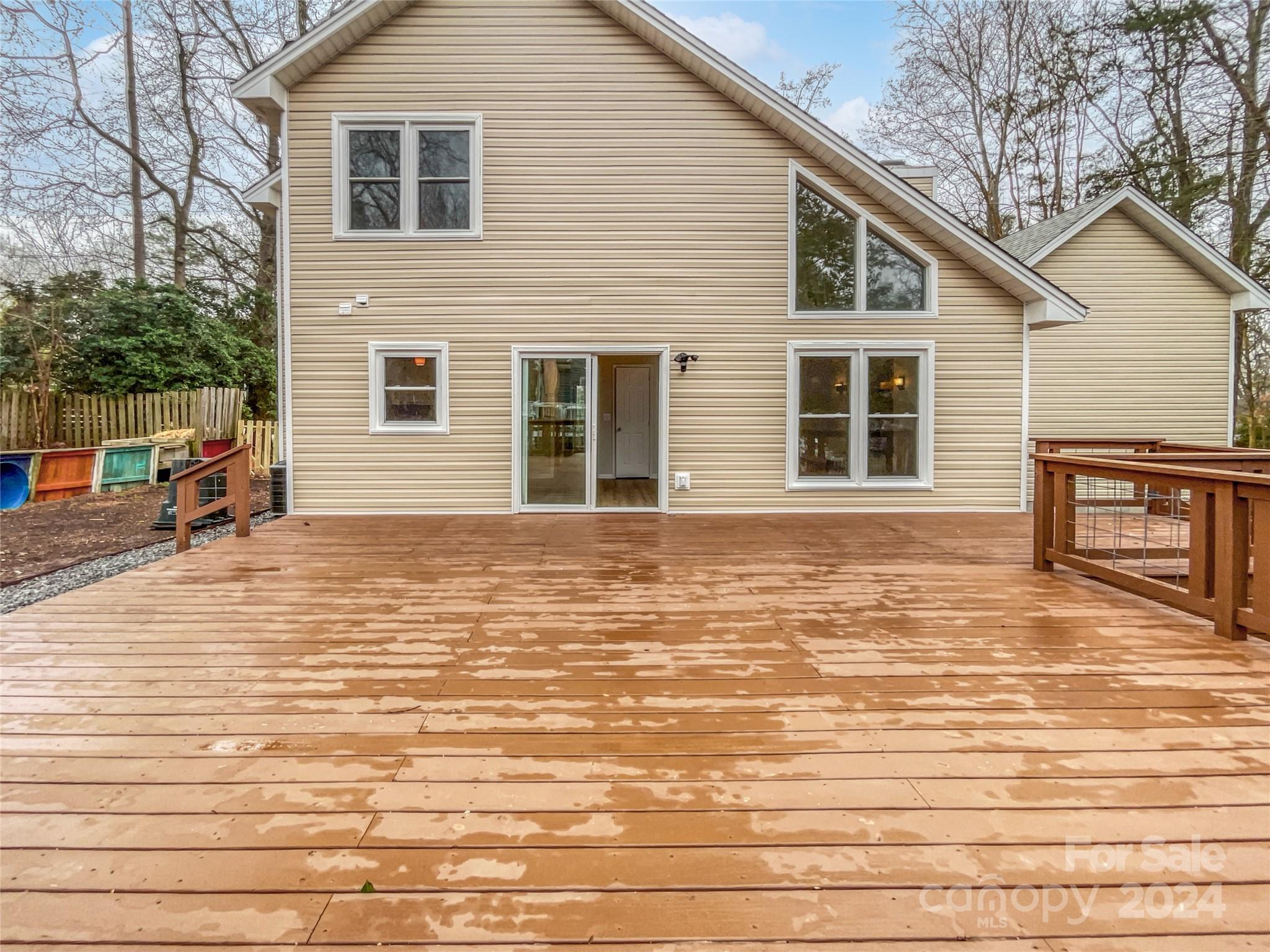 Tega Cay - Residential