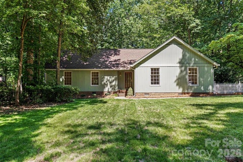 Photo of 319 Kingsley Drive, Charlotte, NC 28270 (MLS # 4383389)