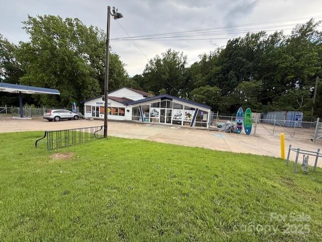 400 E Dixon Boulevard