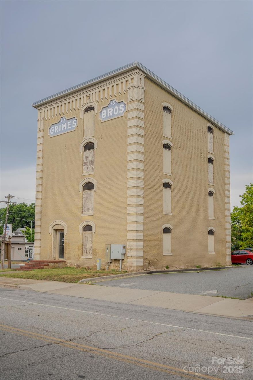 Here's your exciting opportunity to own a piece of Lexington's history. The historic Grimes Brothers Mill building is located near the center of downtown Lexington. This 4-story brick structure has many possibilities to bring life back to it. Call to schedule a showing today and bring your creative ideas to add to Lexington's Social District!