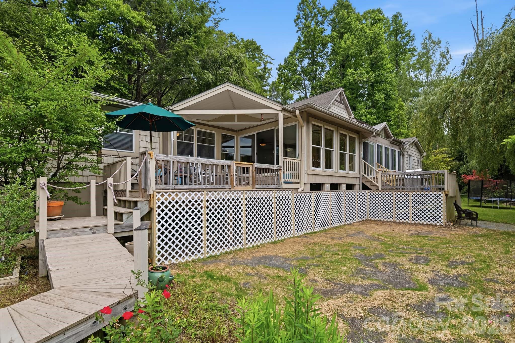 11 Echo Lake Drive