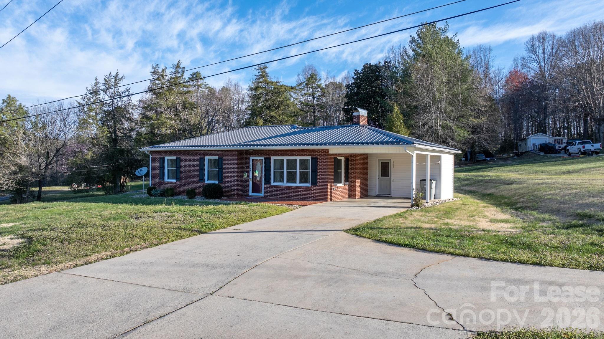 313 Arrowood Street SE