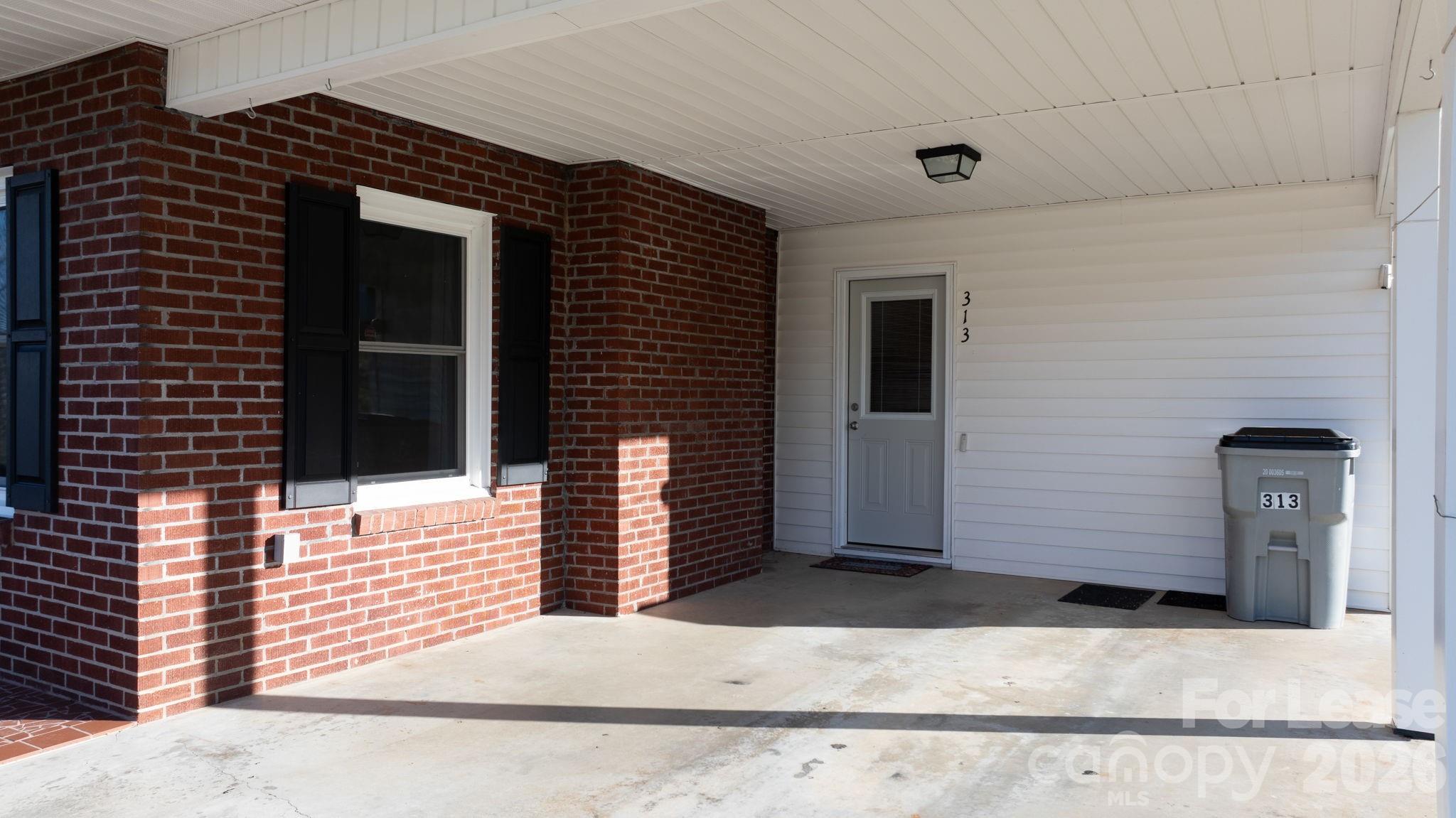 313 Arrowood Street SE