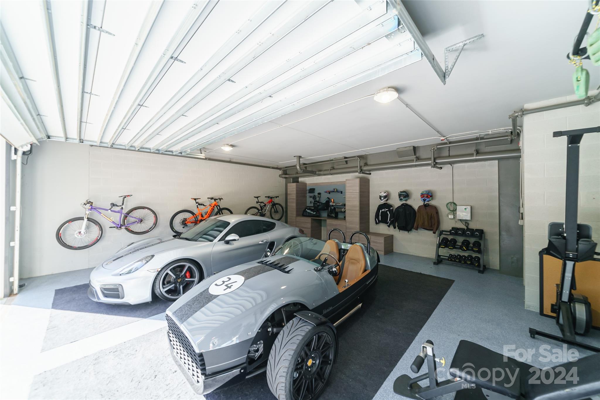 Cornelius, North Carolina 28031, United States, 3 Bedrooms Bedrooms, ,4 BathroomsBathrooms,Residential,Under Contract,39170