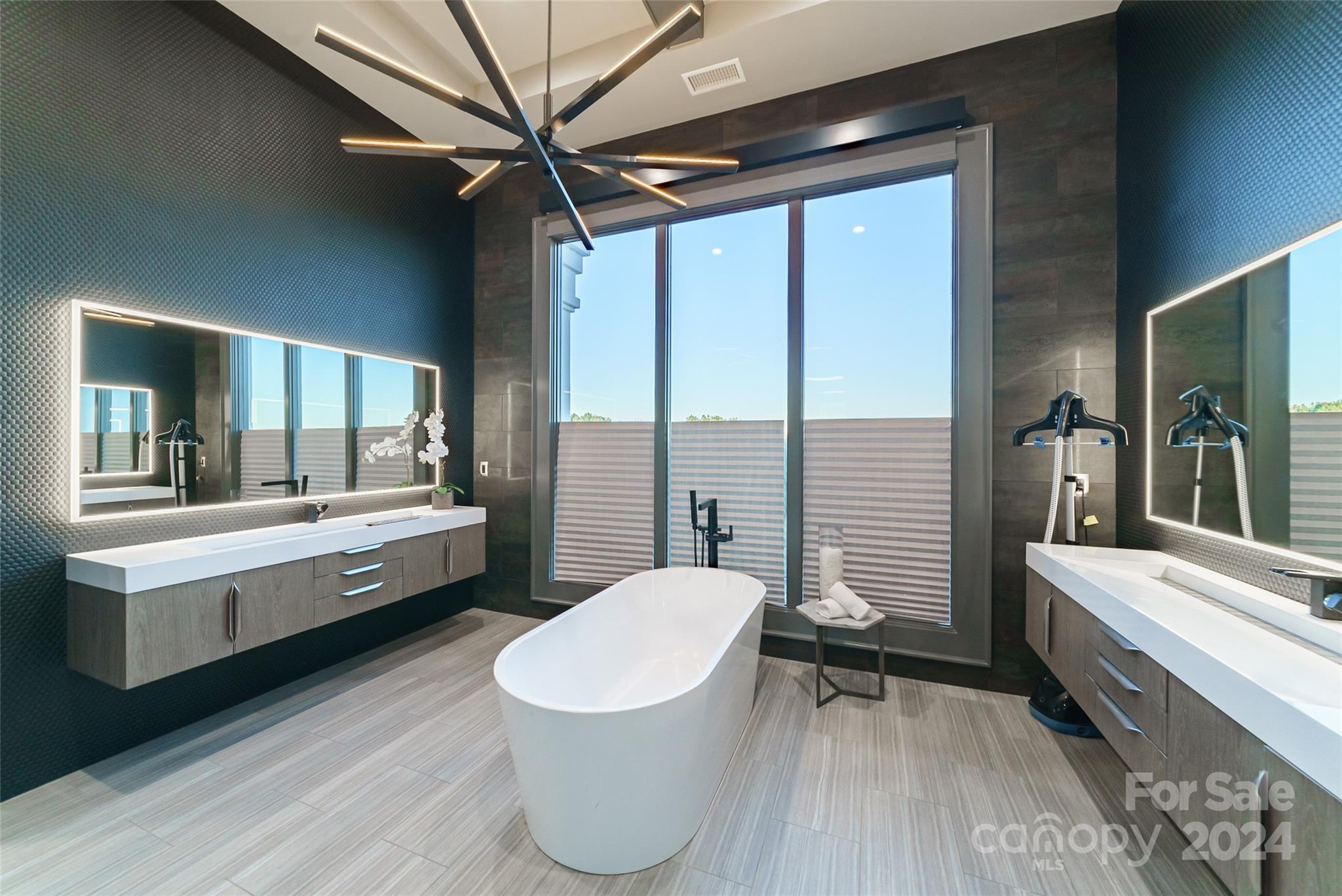 Cornelius, North Carolina 28031, United States, 3 Bedrooms Bedrooms, ,4 BathroomsBathrooms,Residential,Under Contract,39170