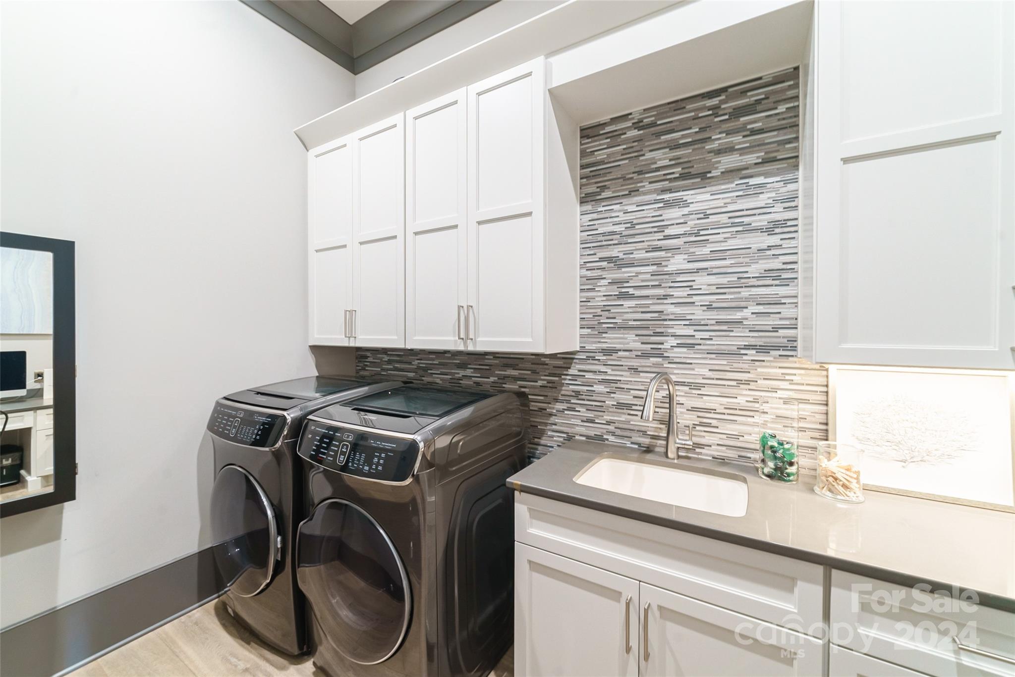 Cornelius, North Carolina 28031, United States, 3 Bedrooms Bedrooms, ,4 BathroomsBathrooms,Residential,Under Contract,39170