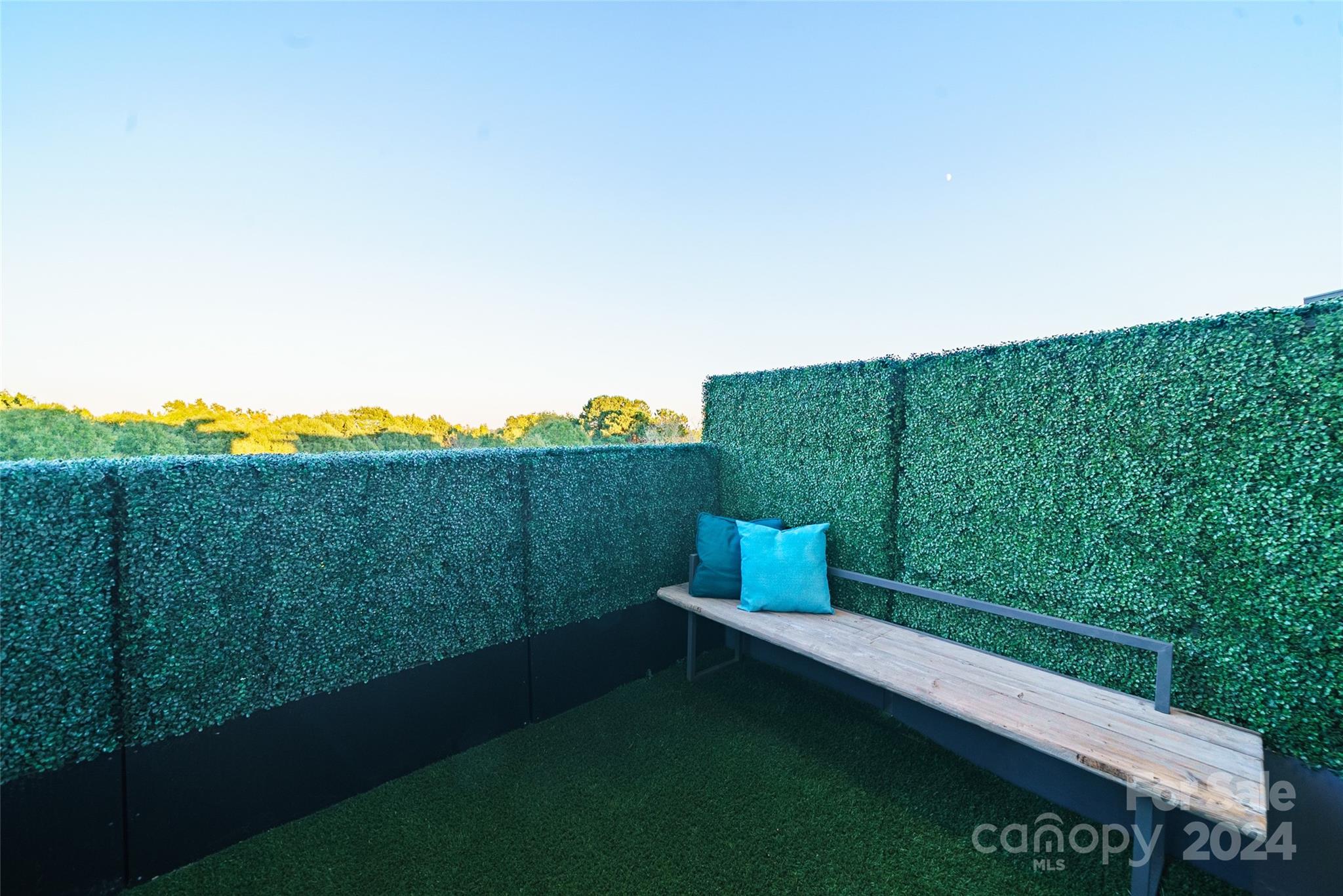 Cornelius, North Carolina 28031, United States, 3 Bedrooms Bedrooms, ,4 BathroomsBathrooms,Residential,Under Contract,39170