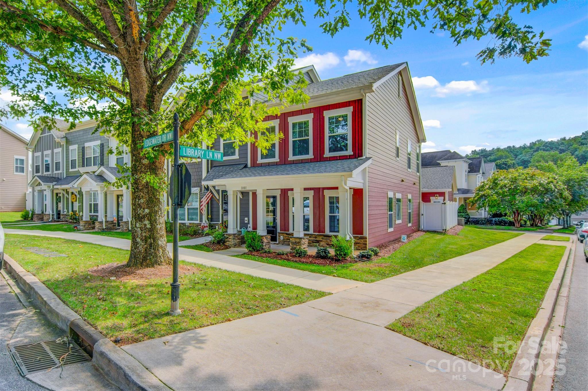 1801 Edgewater Drive NW