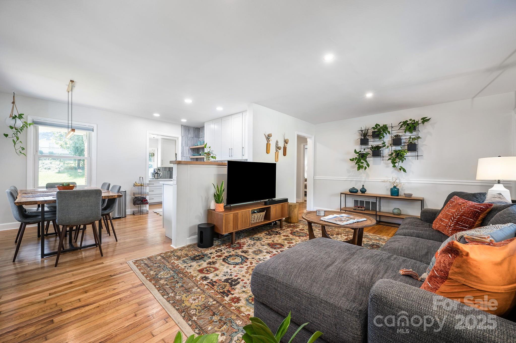 33 Wilshire Drive