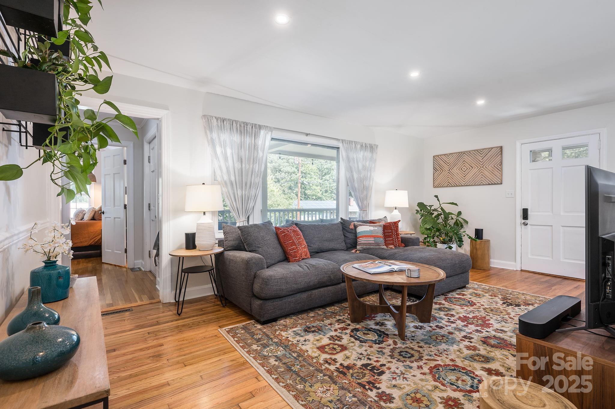 33 Wilshire Drive