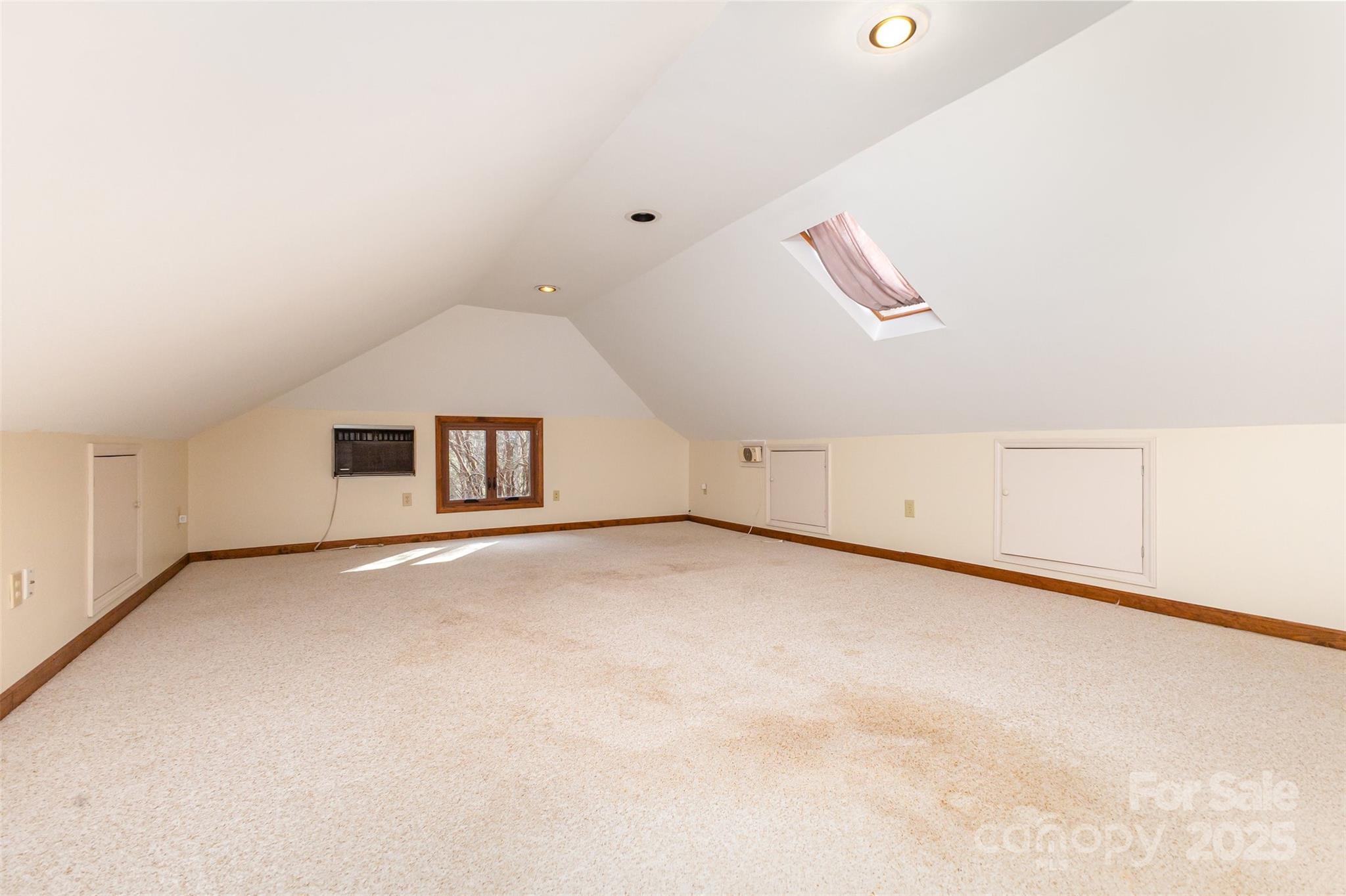 Country Club Gardens - Residential