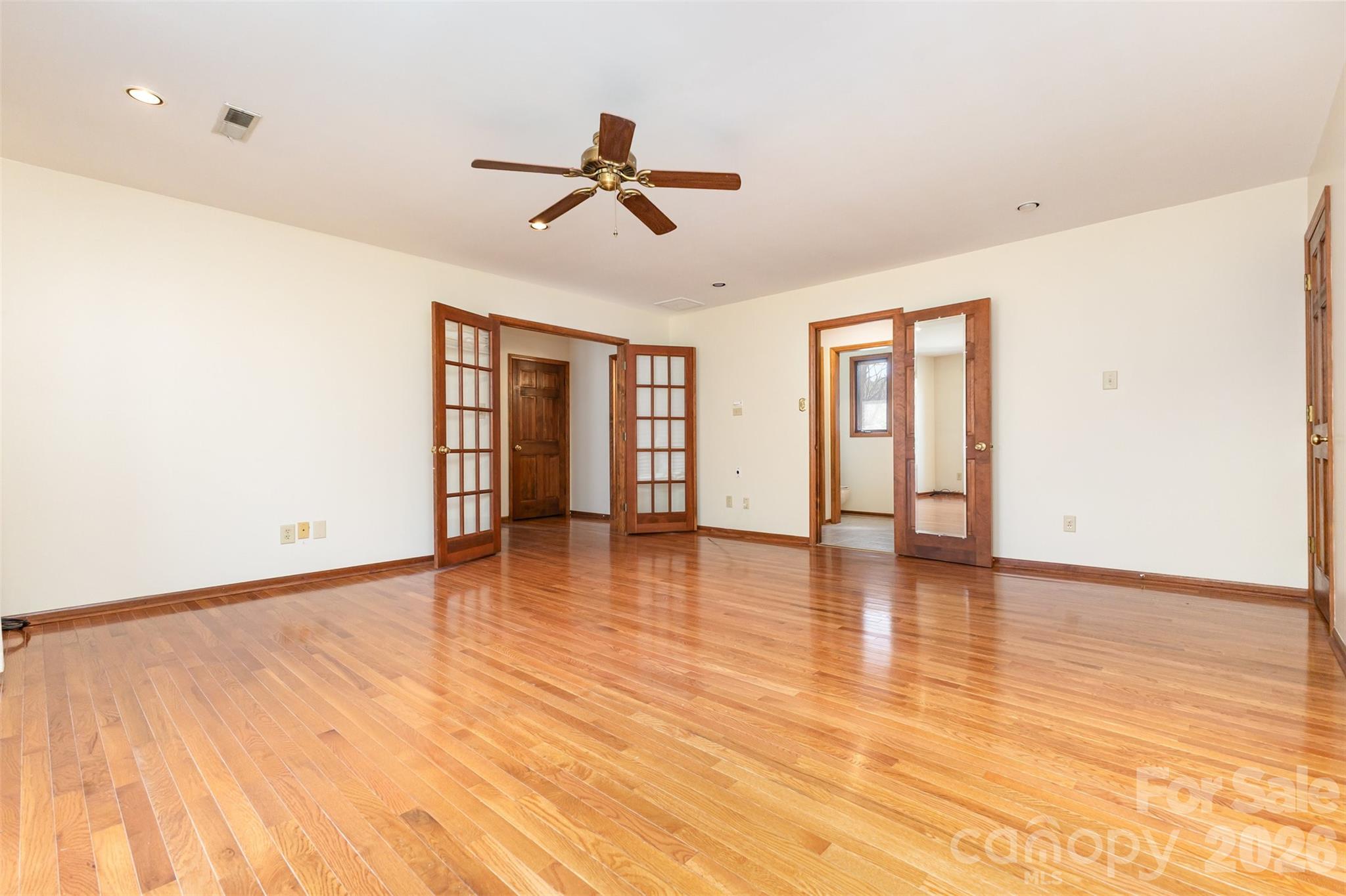 Country Club Gardens - Residential