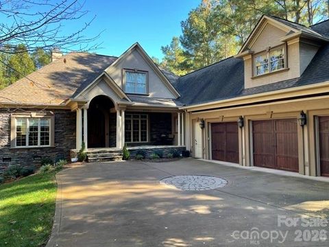 Photo of 6830 Goose Point Drive, Denver, NC 28037 (MLS # 4387726)