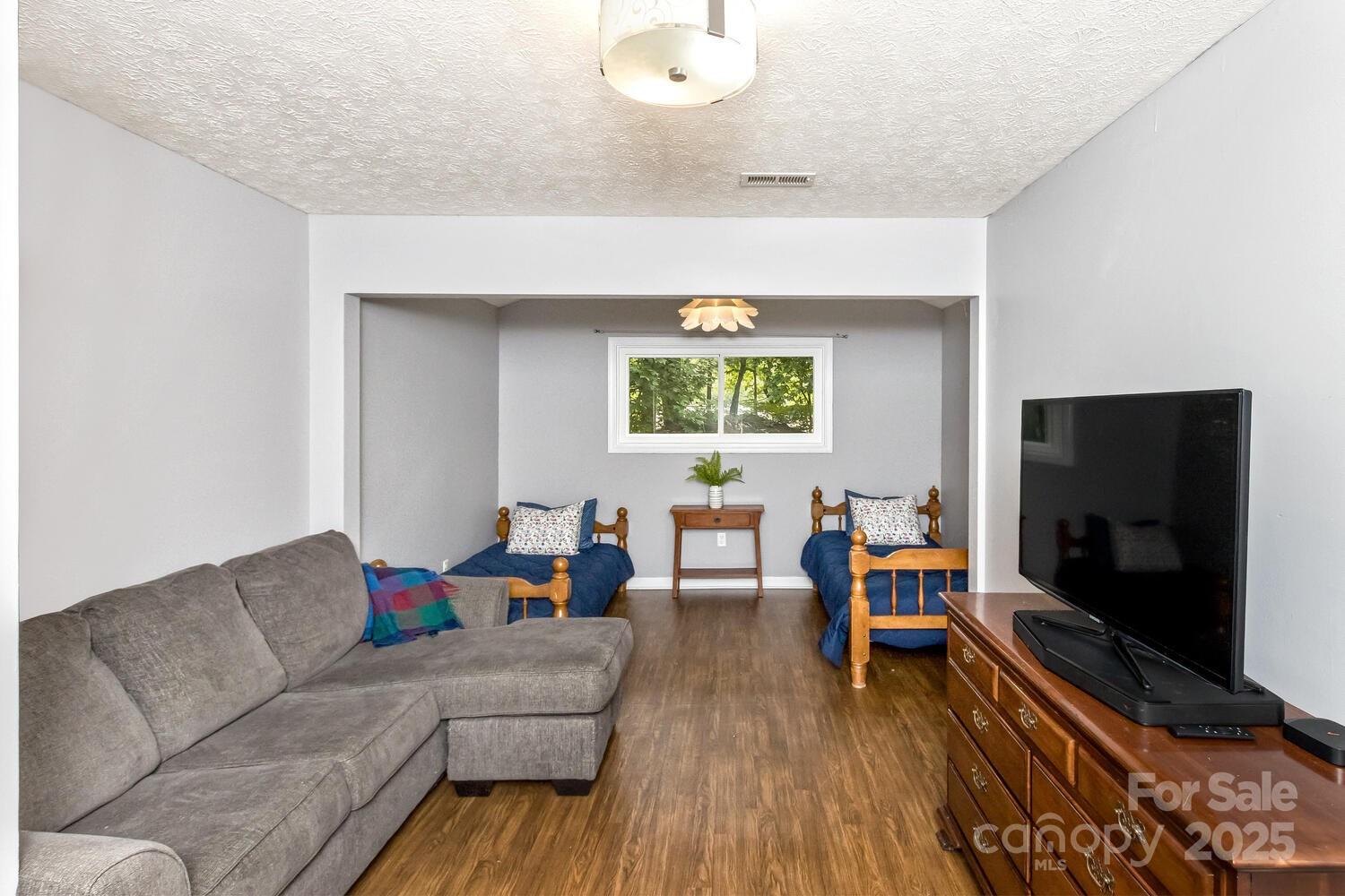 Mills Pointe - Residential